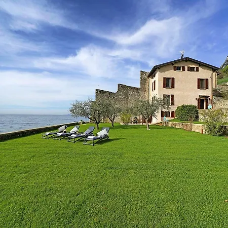 Victoria: Luxury Waterfront With Splendid Views Gargnano