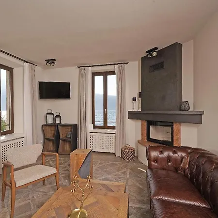 Victoria: Luxury Waterfront With Splendid Views Gargnano
