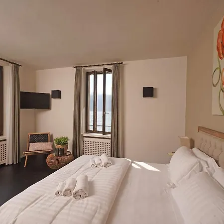 Victoria: Luxury Waterfront With Splendid Views Villa Gargnano