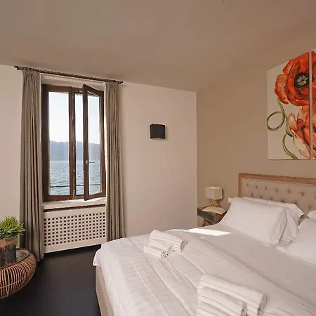 Victoria: Luxury Waterfront With Splendid Views Villa Gargnano